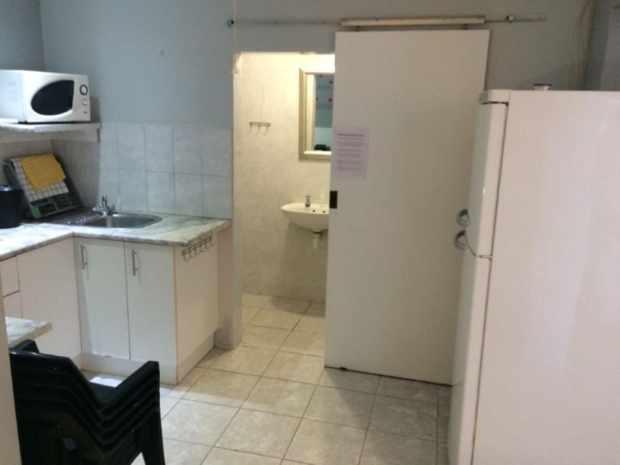 To Let 1 Bedroom Property for Rent in Humerail Eastern Cape